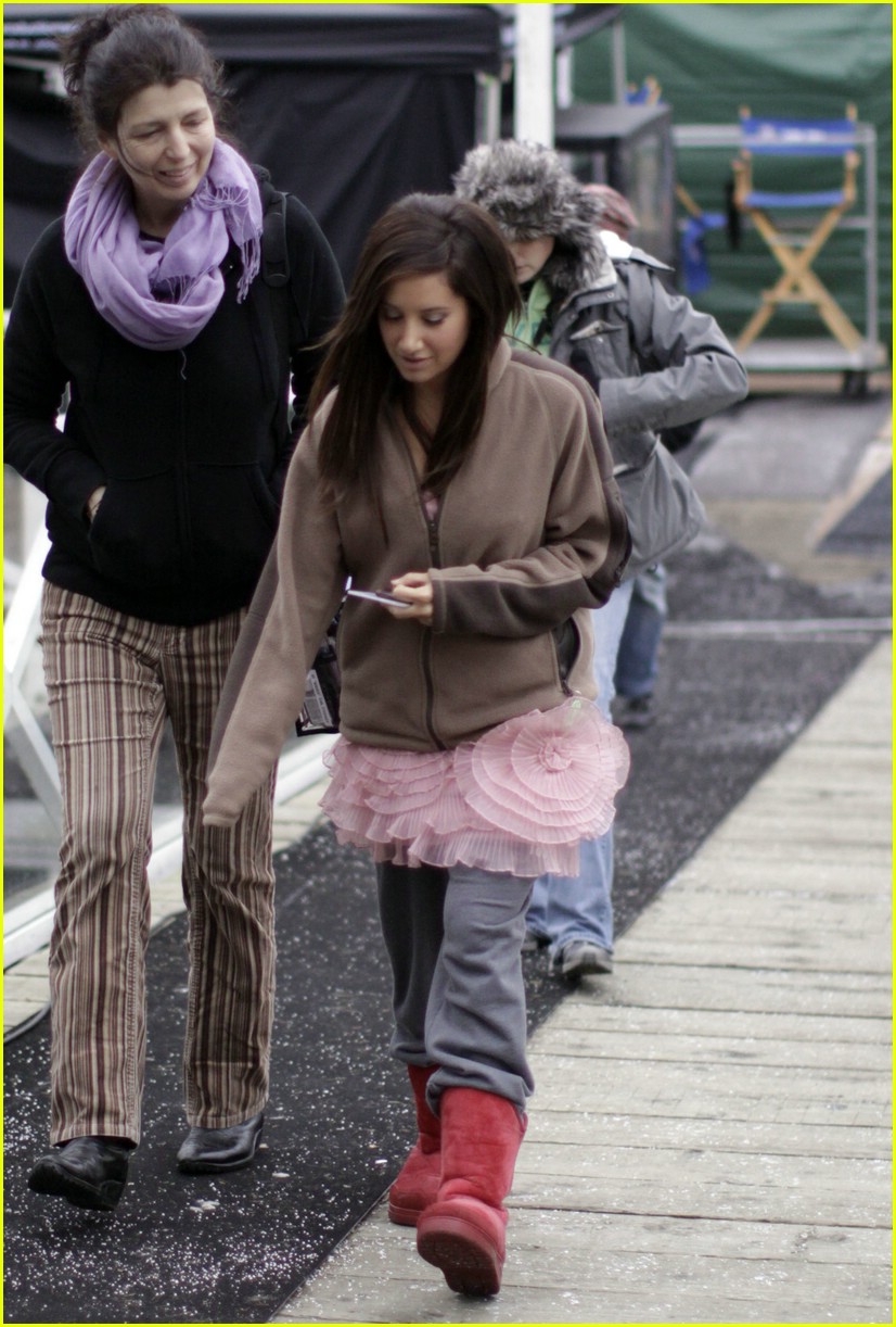 ashley tisdale cats pink skirt 04