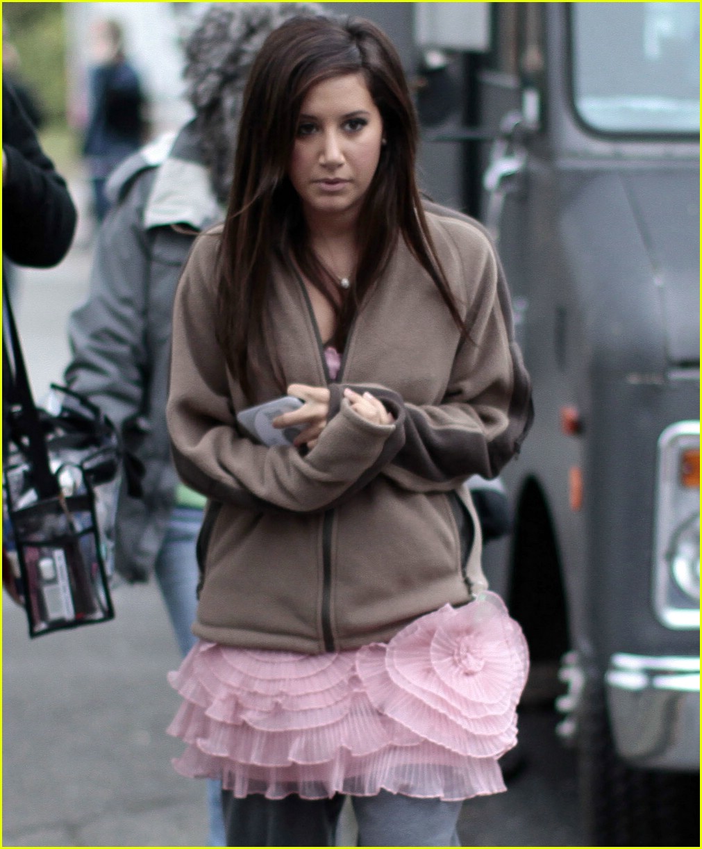 ashley tisdale cats pink skirt 05