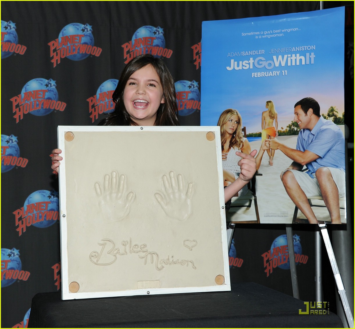 bailee madison planet hollywood 09