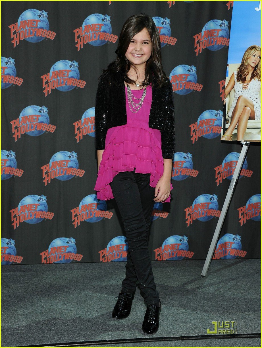 bailee madison planet hollywood 16