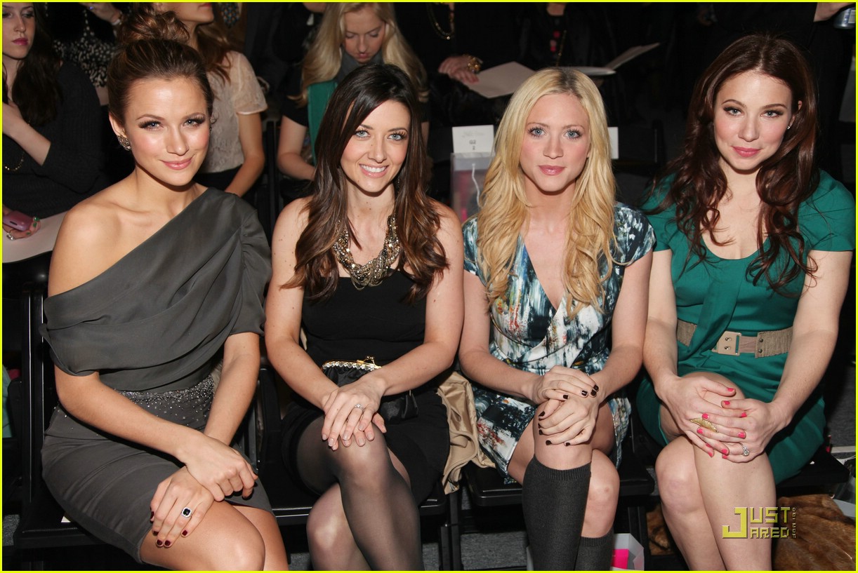 brittany snow nyfw shows 08