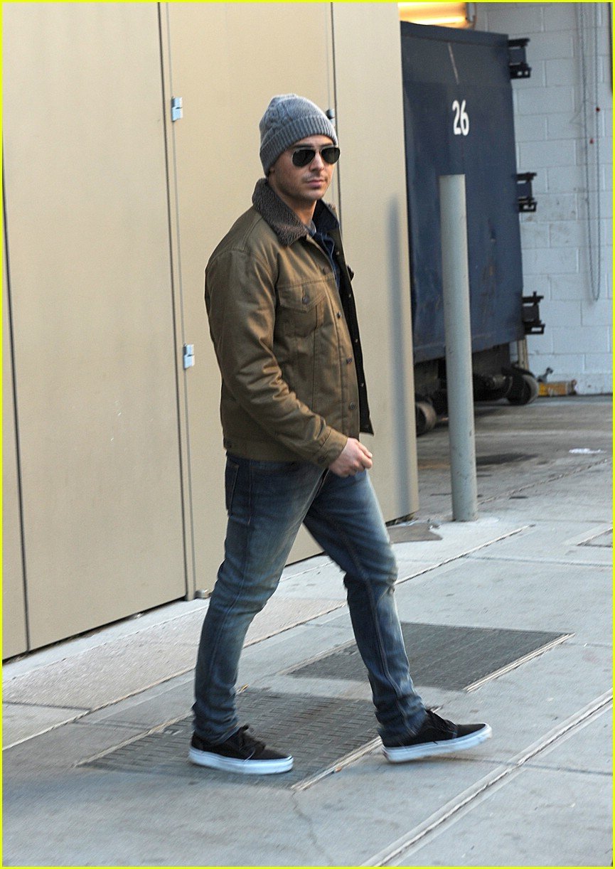 Zac Efron: 'New Year's Eve' in NYC! | Photo 405937 - Photo Gallery ...