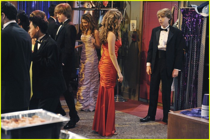 dylan cole sprouse prom night 09
