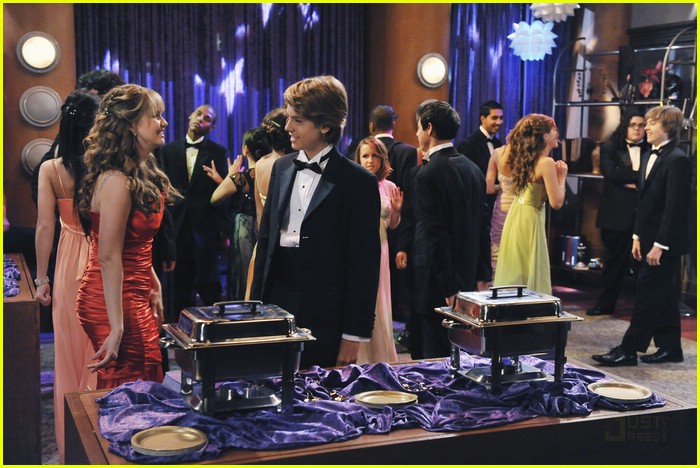 dylan cole sprouse prom night 22