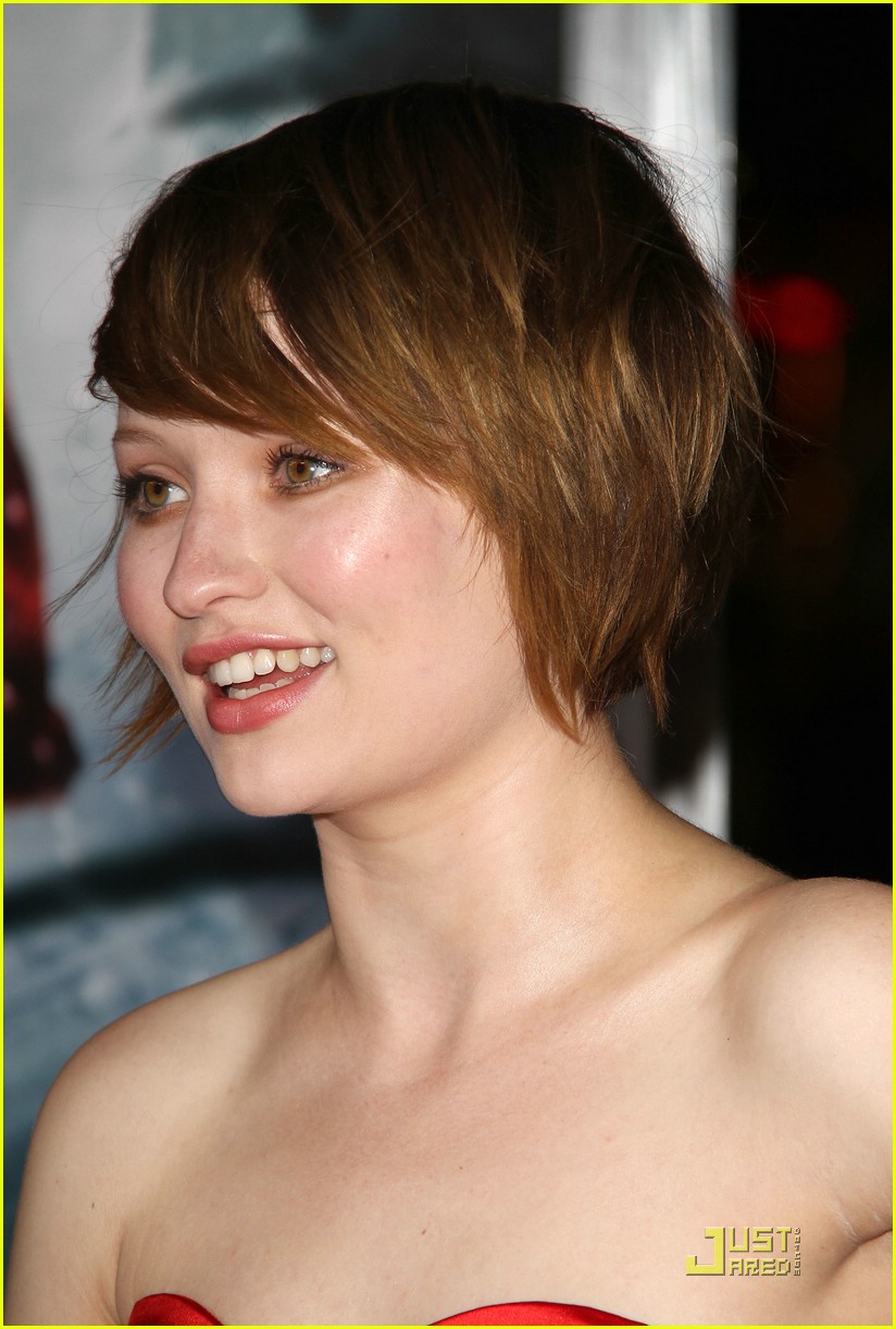 emily browning red juno temple 20