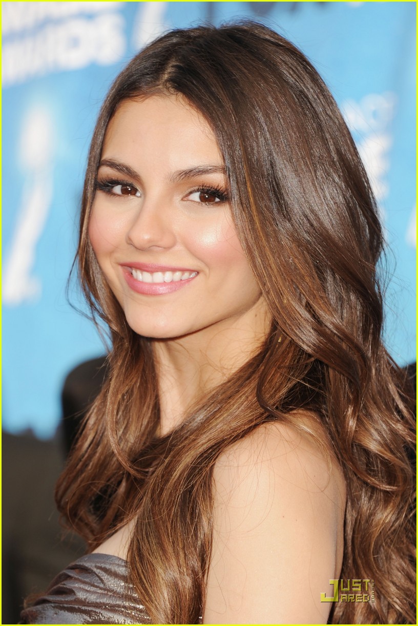 victoria justice naacp image awards 08