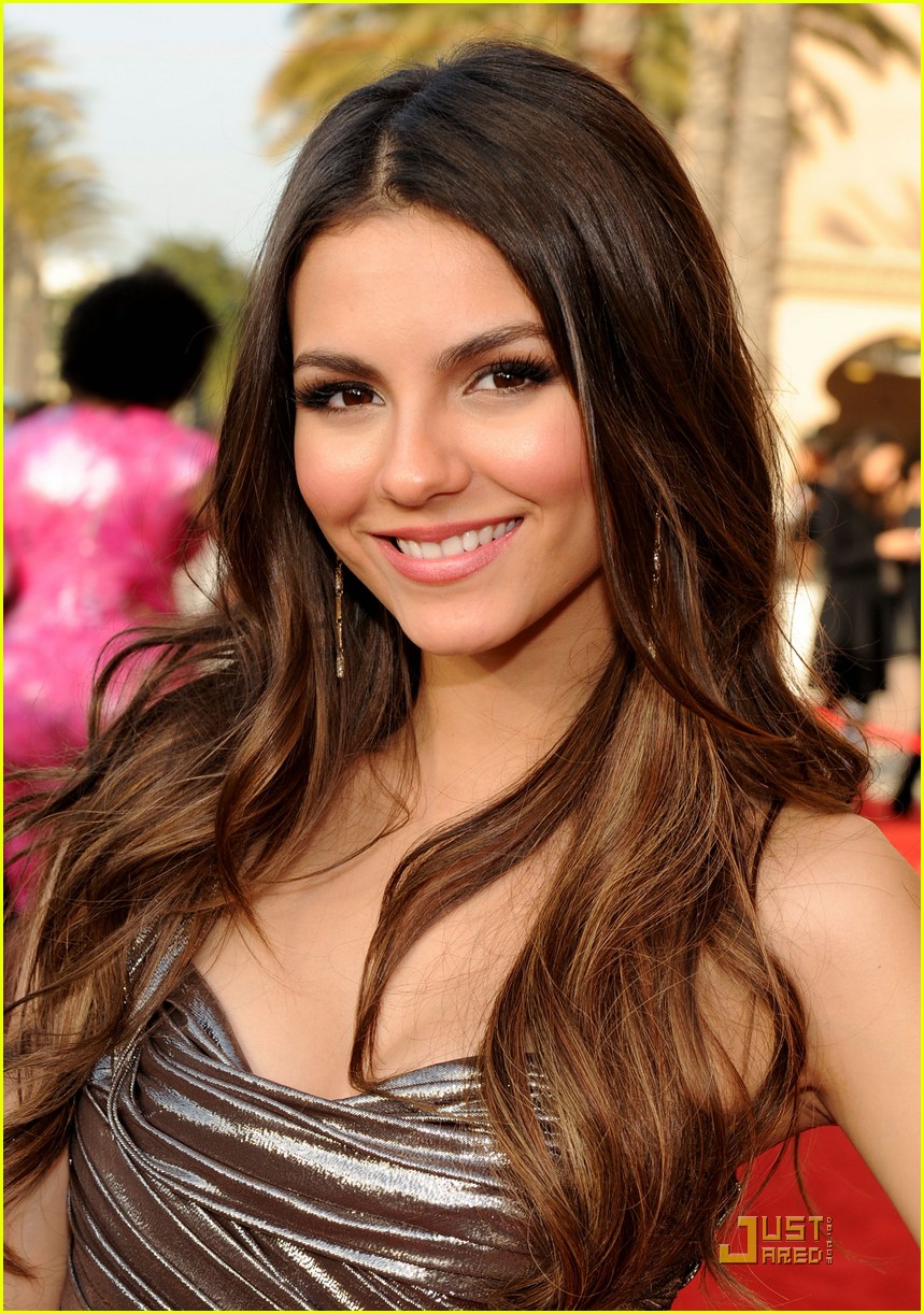 victoria justice naacp image awards 12
