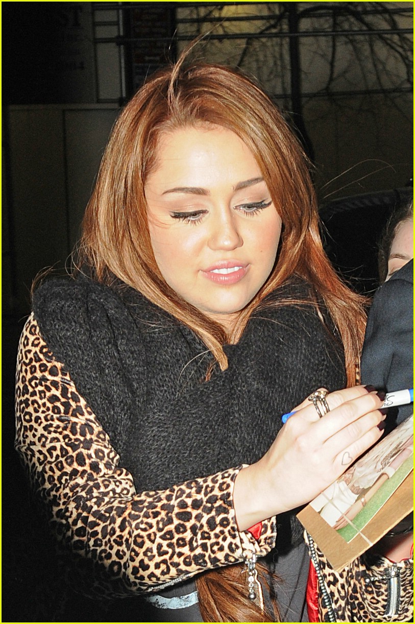 miley cyrus snl party 03