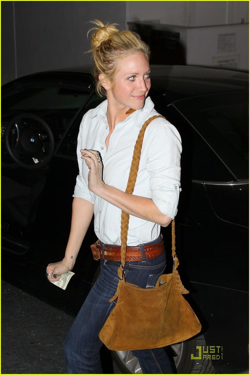 brittany snow dinner date 09