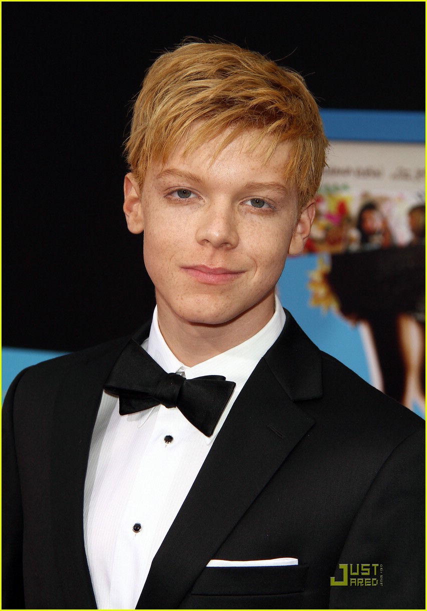 cameron monaghan prom premiere 08