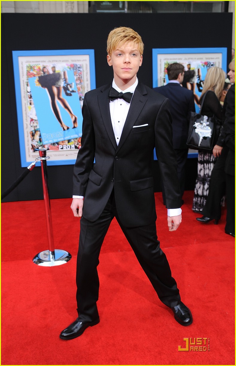 cameron monaghan prom premiere 09