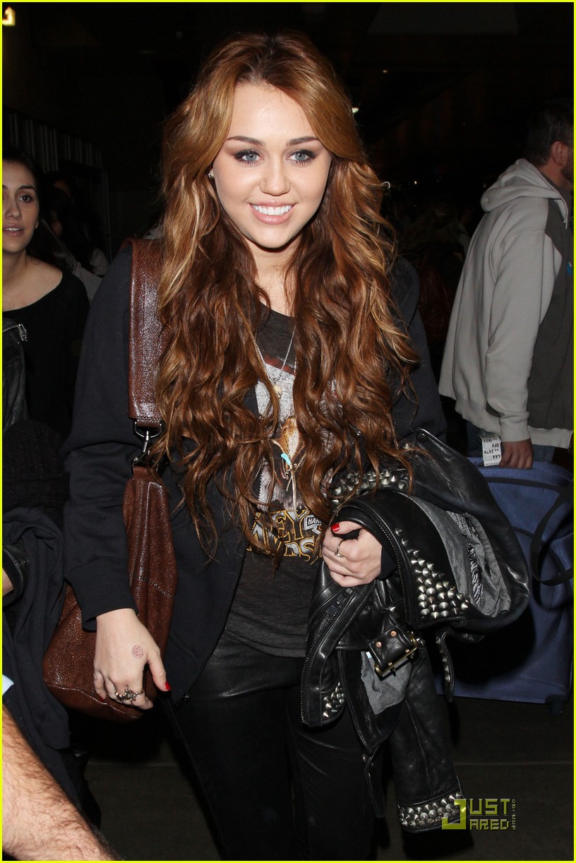 miley cyrus leather lax 01