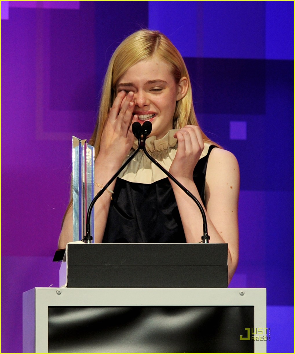 elle fanning young hollywood awards 08