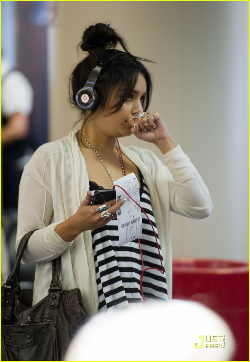 vanessa hudgens gimme shelter exciting 04