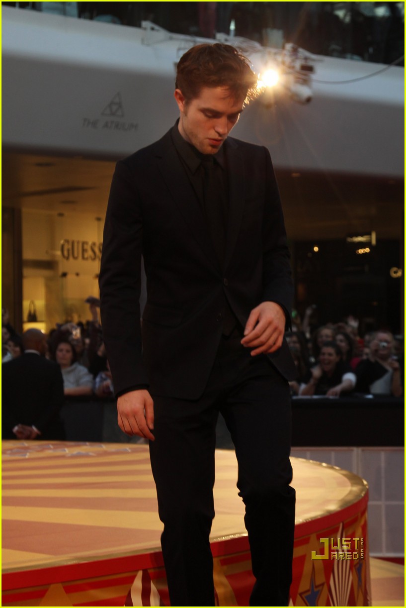 Robert Pattinson 'Water for Elephants' UK Premiere! Photo 415644