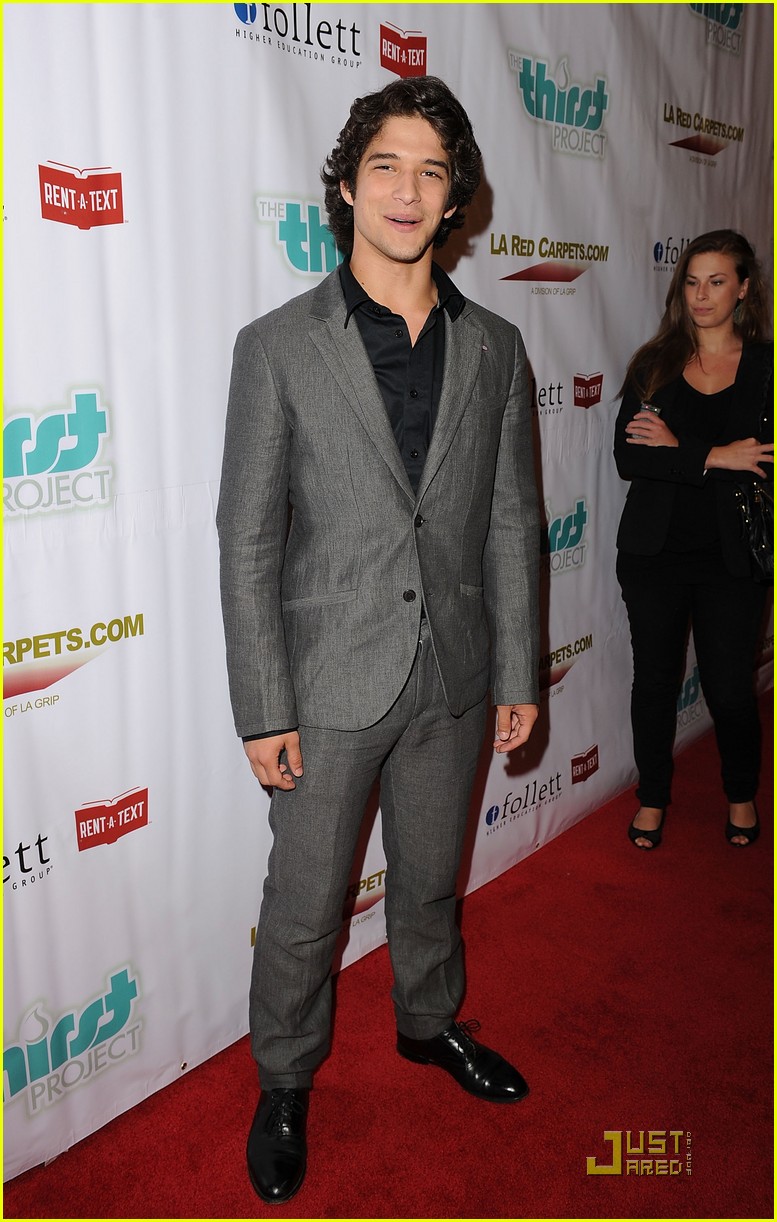 crystal reed tyler posey thirst 01