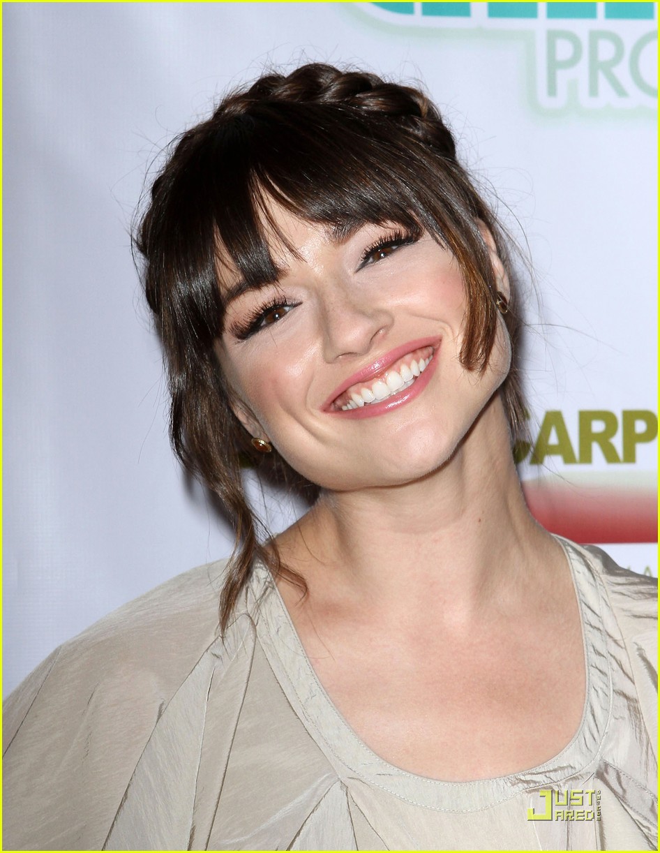crystal reed tyler posey thirst 10