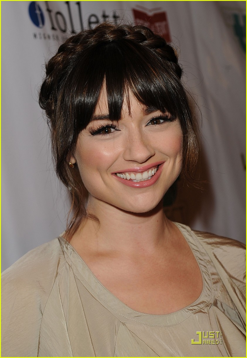 crystal reed tyler posey thirst 12