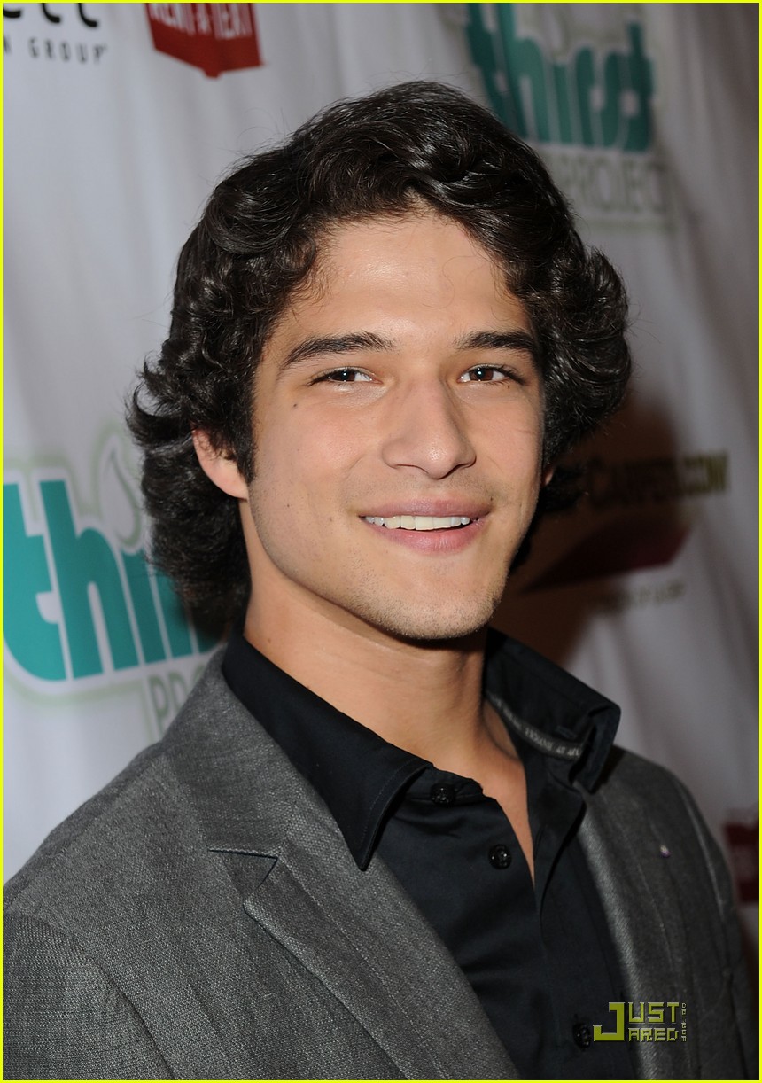 crystal reed tyler posey thirst 13