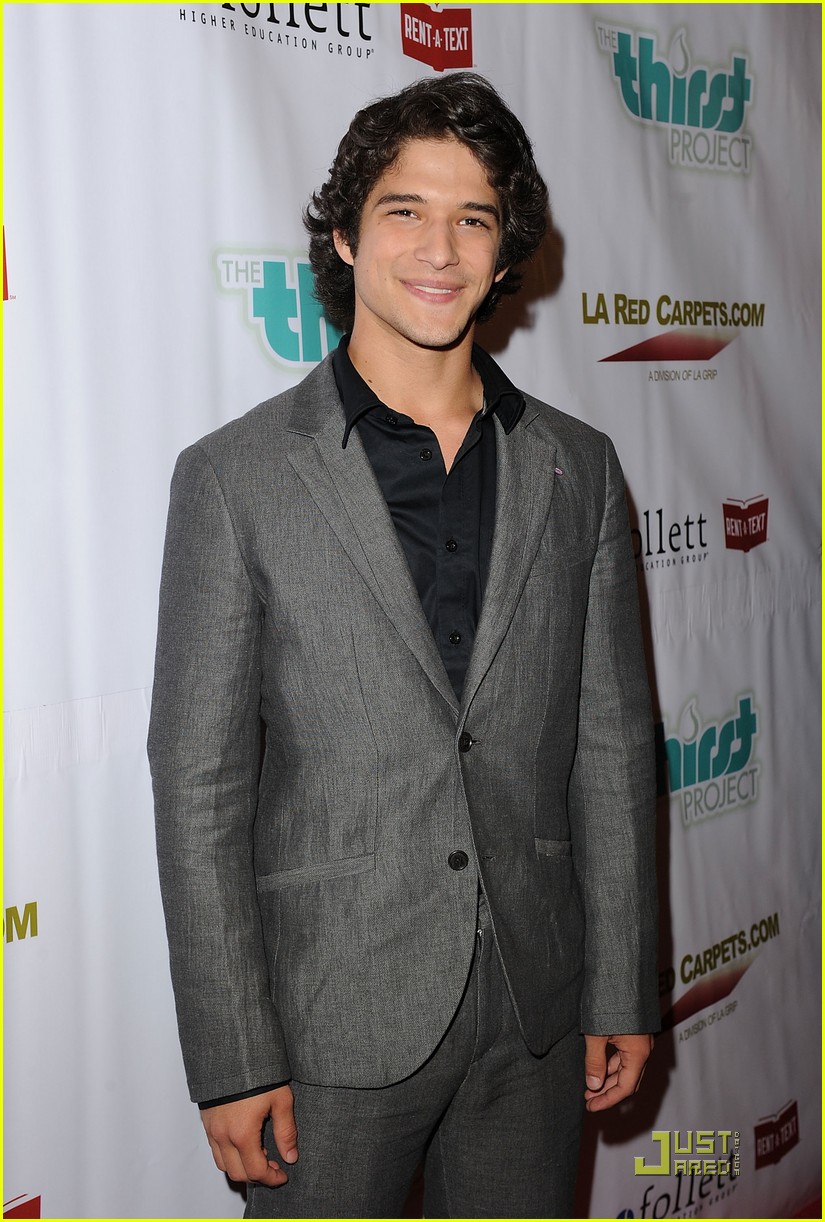 crystal reed tyler posey thirst 15