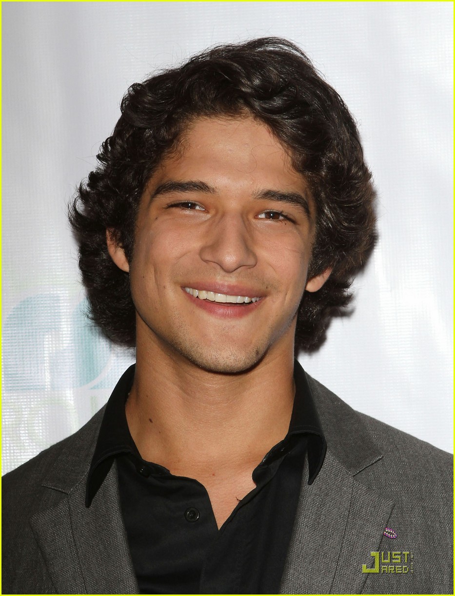 crystal reed tyler posey thirst 20
