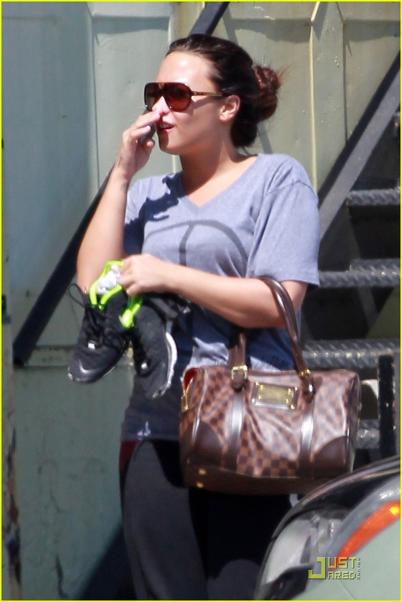 demi lovato after gym 01