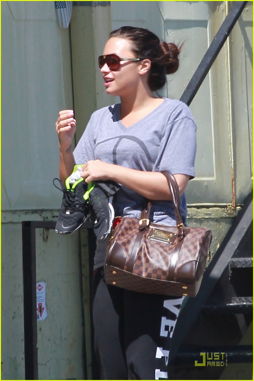demi lovato after gym 03