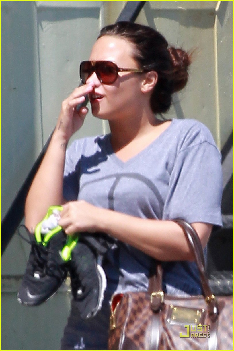 demi lovato after gym 07