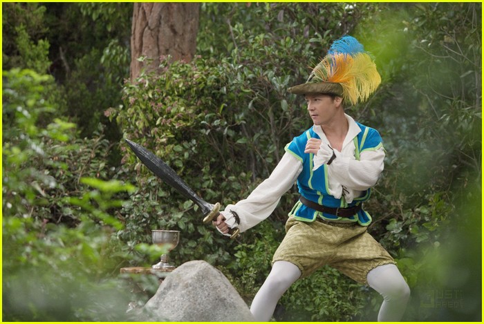 jason earles feather hat 05