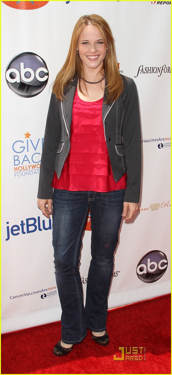 katie leclerc give back hollywood 01