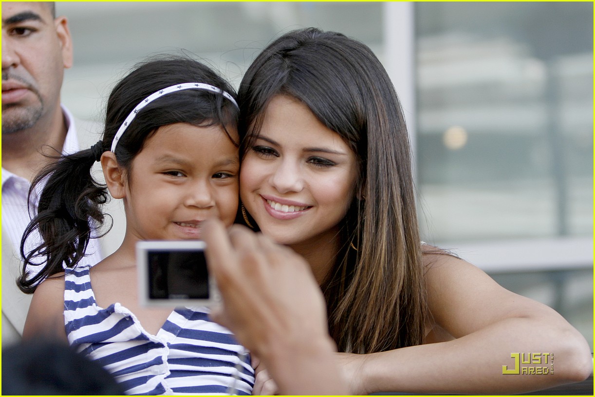 Selena Gomez: Good Morning, Texas! | Photo 422213 - Photo Gallery