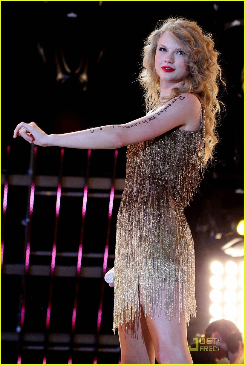 Taylor Swift: CMA Music Festival Sweetheart | Photo 421713 - Photo ...