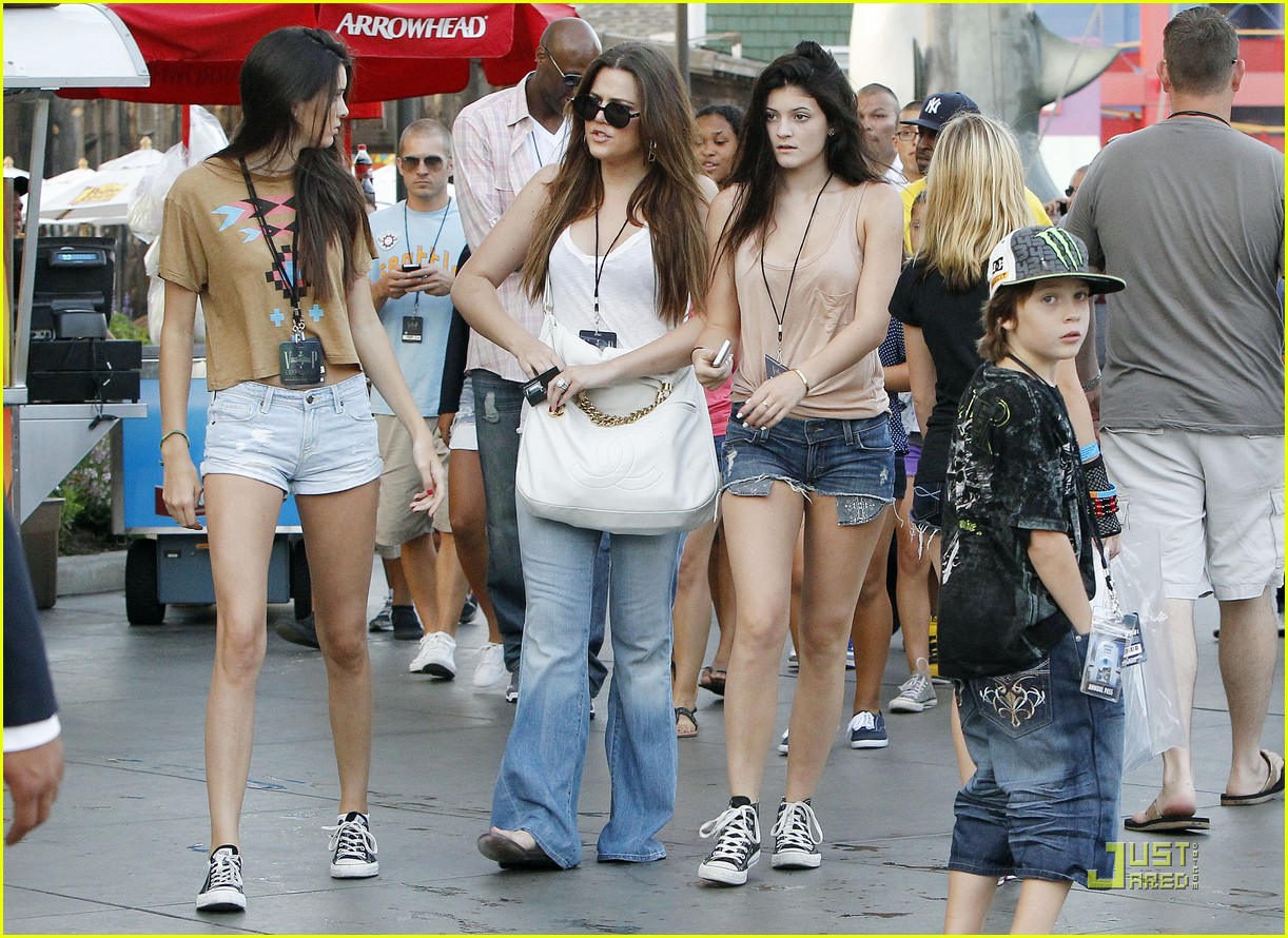 kylie kendall jenner universal city 06