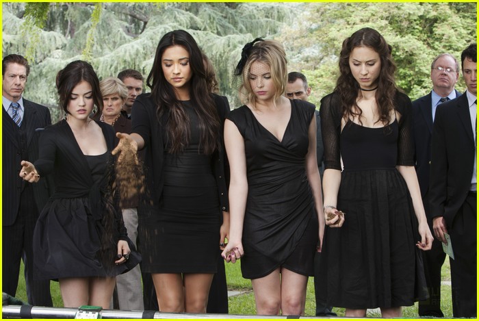 pretty liars funeral two 02