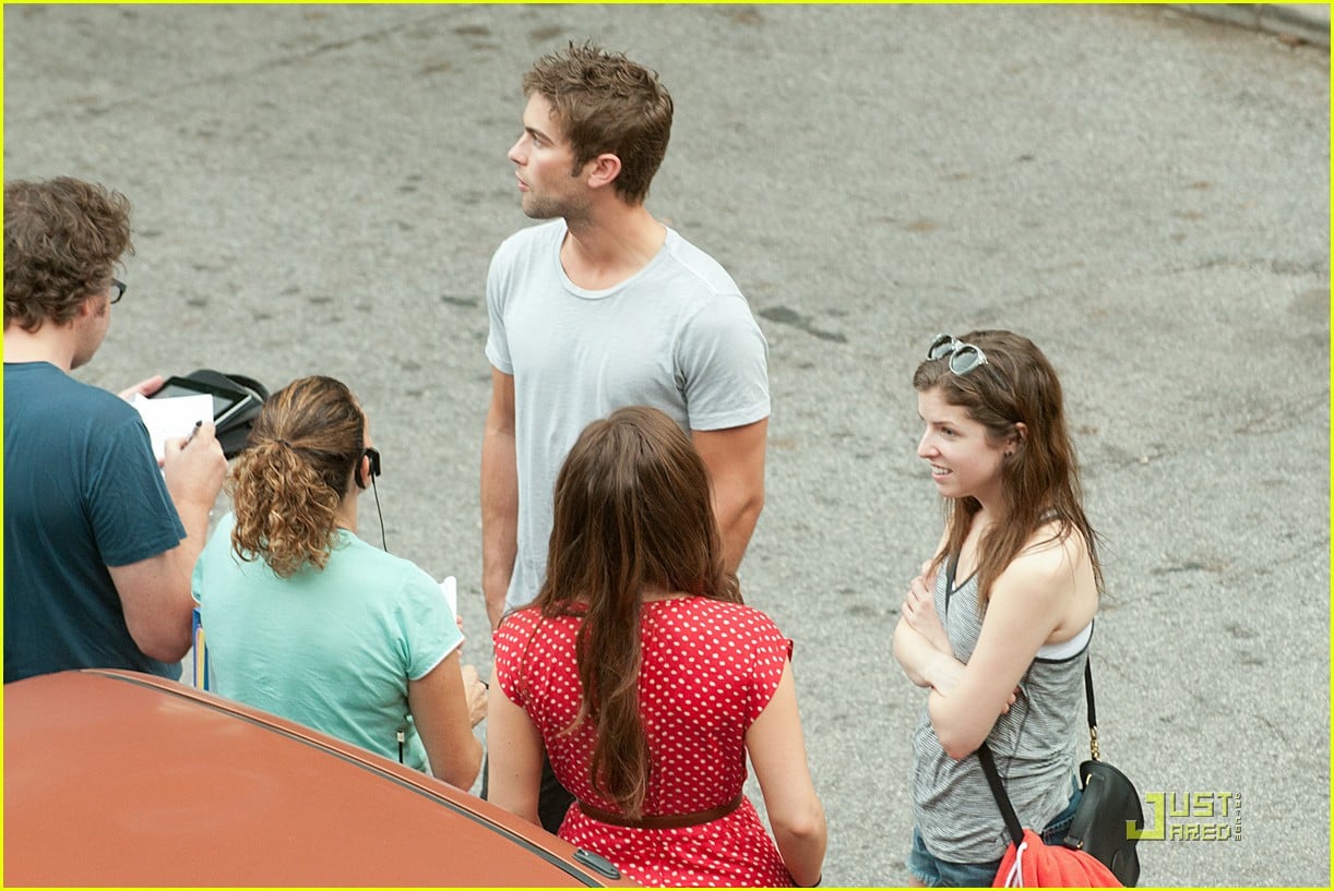 anna kendrick expecting chace 04