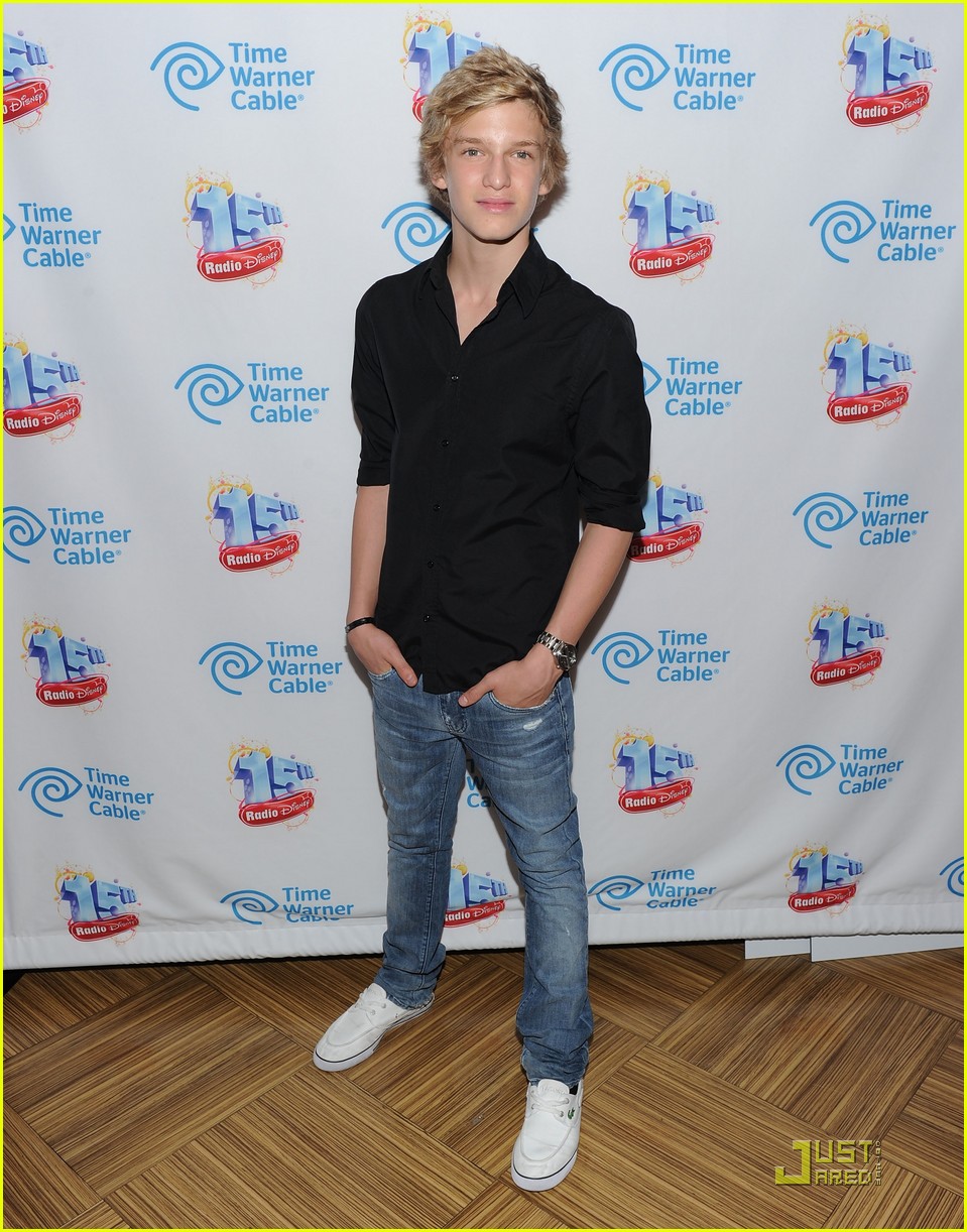 cody simpson rd 15 party 04