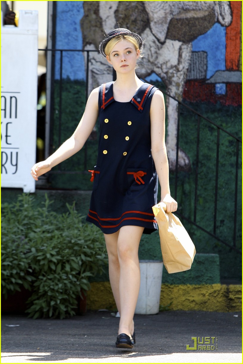 elle fanning cheese 13