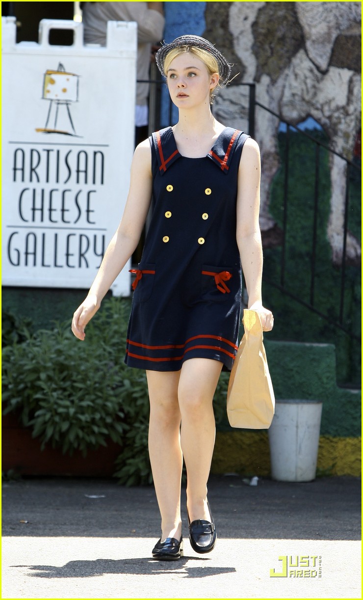 elle fanning cheese 20
