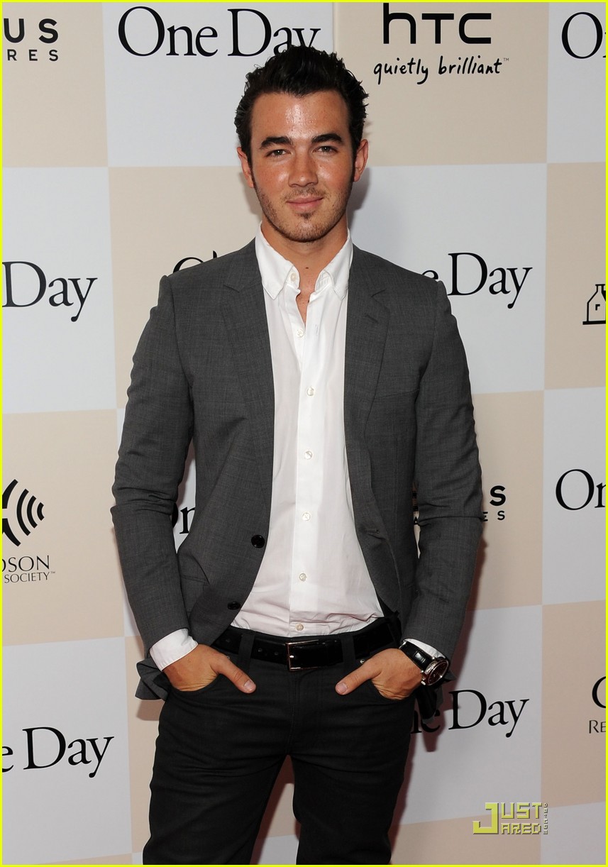 kevin jonas one day 02