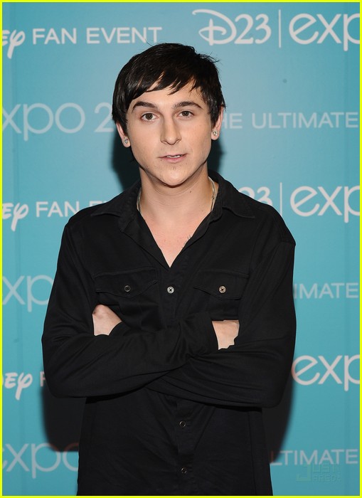 mitchel musso doc shaw kings d23 03