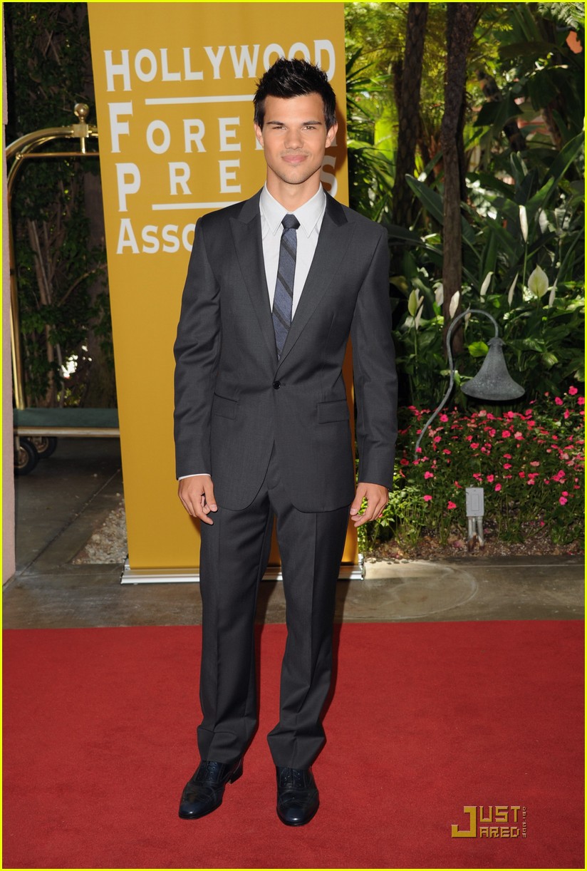 taylor lautner hfpa luncheon 02