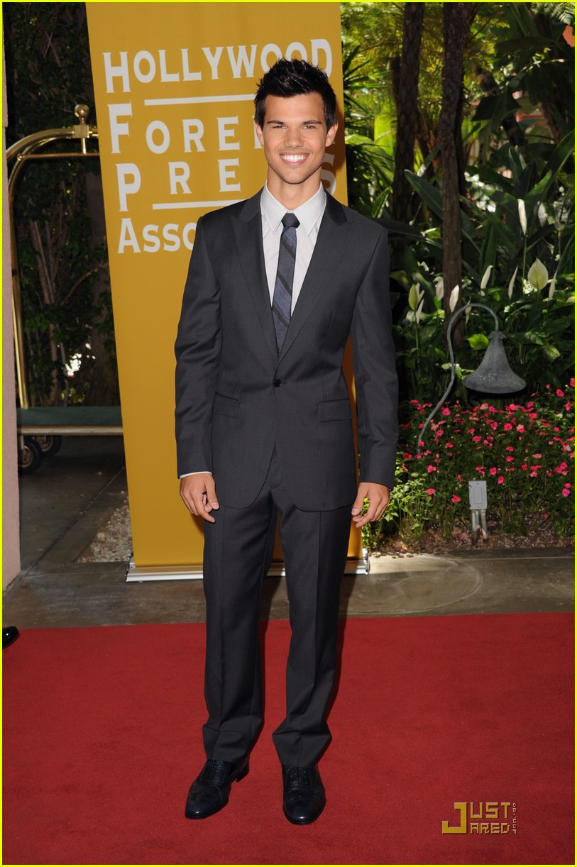 taylor lautner hfpa luncheon 07