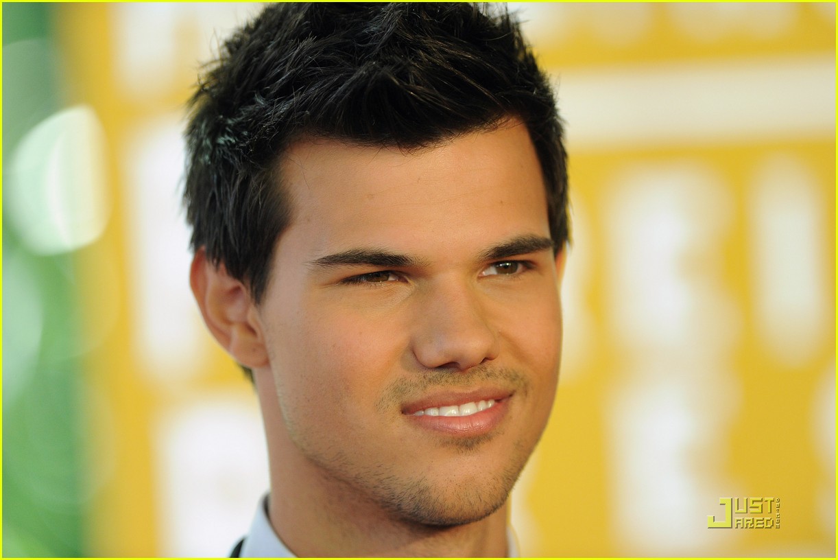 taylor lautner hfpa luncheon 08
