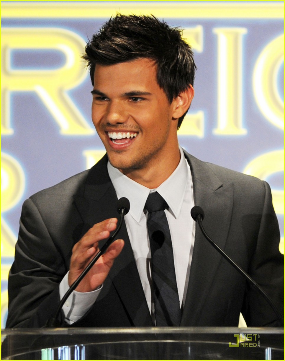 taylor lautner hfpa luncheon 24