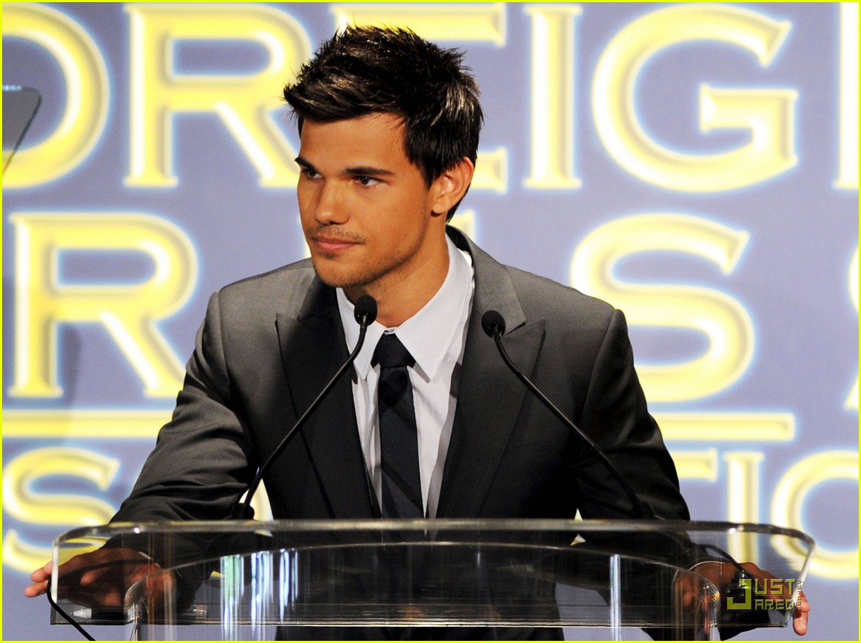 taylor lautner hfpa luncheon 25