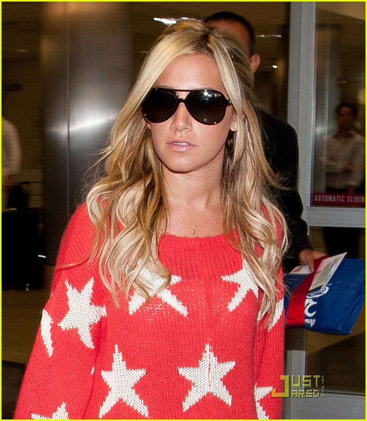 ashley tisdale star sweater 02