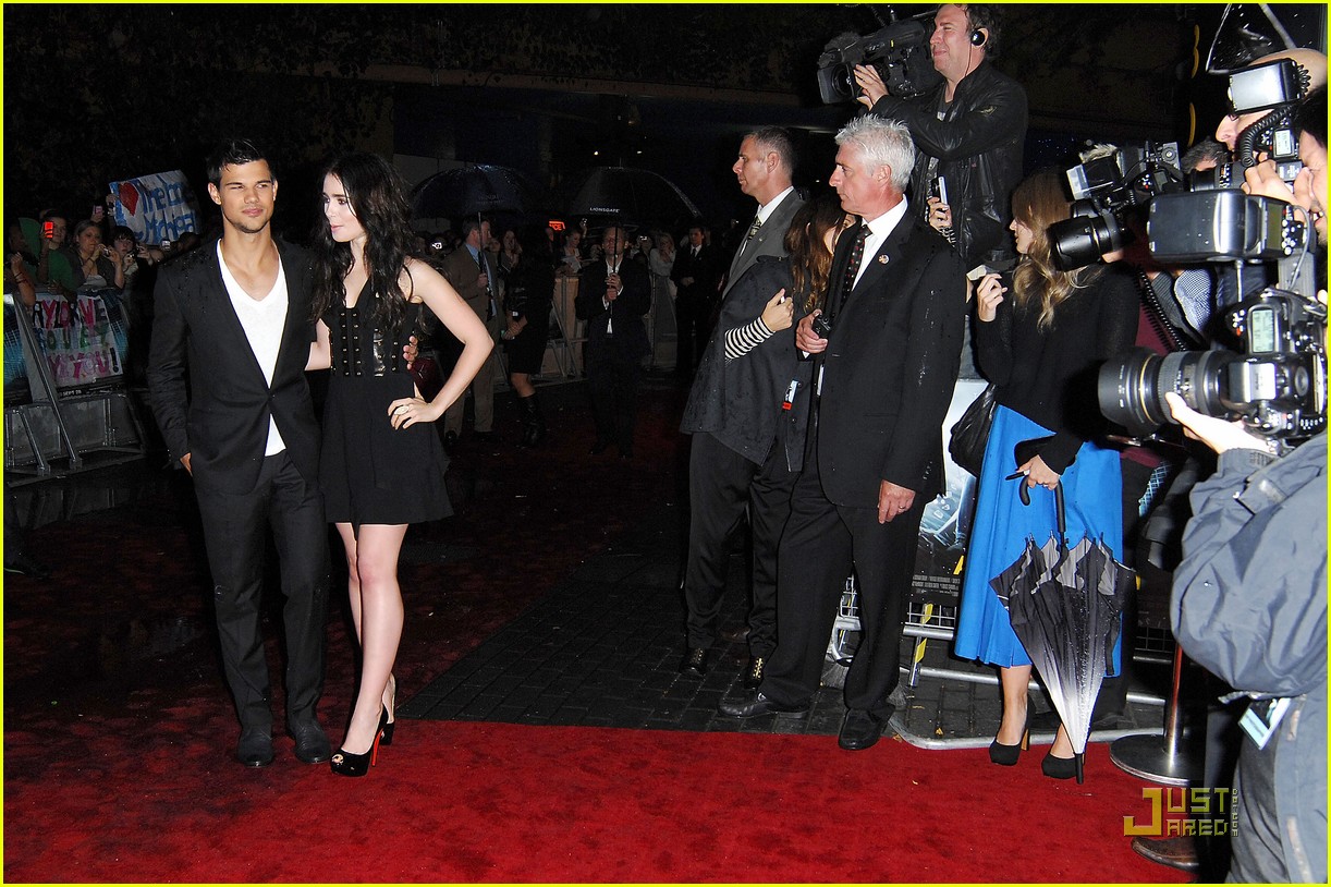 lily collins taylor lautner uk abduction 17