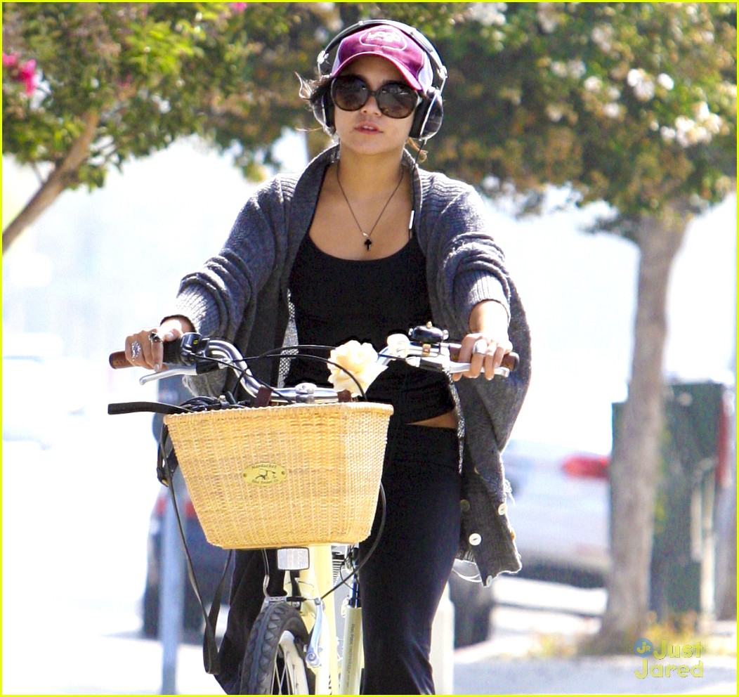 vanessa hudgens cycle workout 03