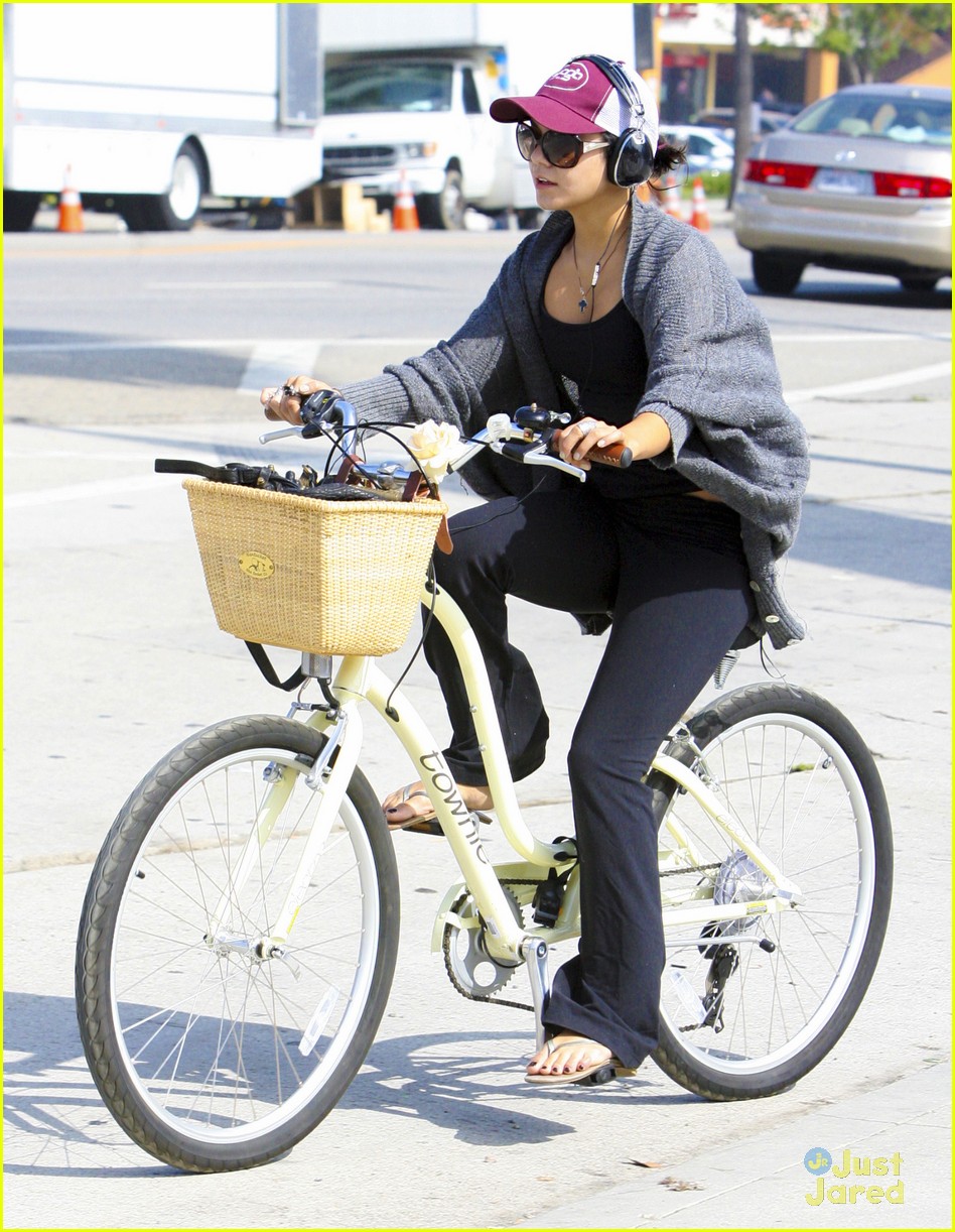 vanessa hudgens cycle workout 06