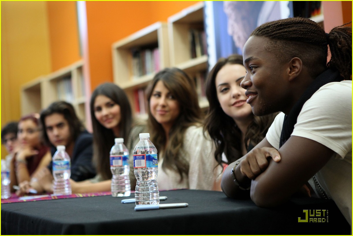 victorious cast dc signing 21